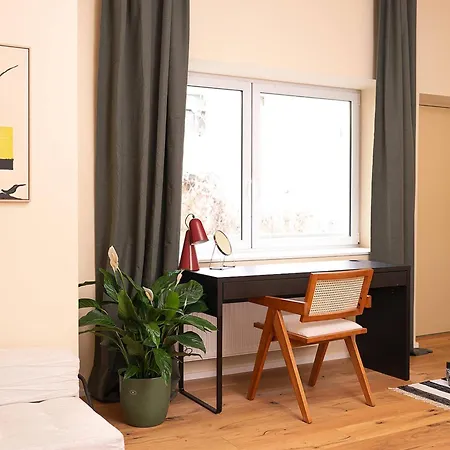Apartment Hinterhaus Traeumchen Auf Der Karl - Liebknecht