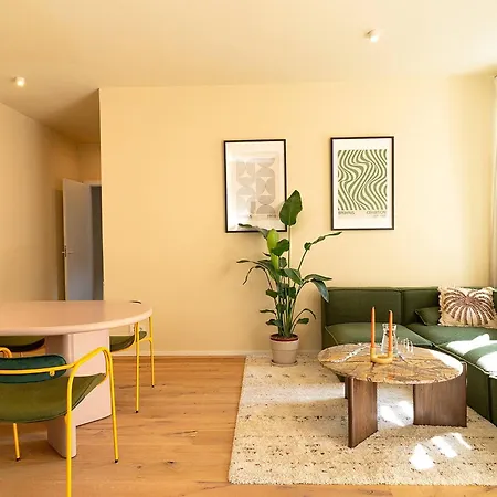 Apartment Hinterhaus Traeumchen Auf Der Karl - Liebknecht